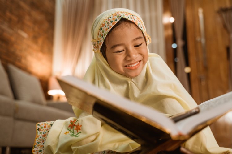 when do Muslim girls start wearing a hijab (2)